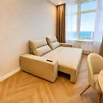 アパート 45 Pearl 1-bedrooms Sea View オデッサ