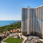 アパート 45 Pearl 1-bedrooms Sea View オデッサ