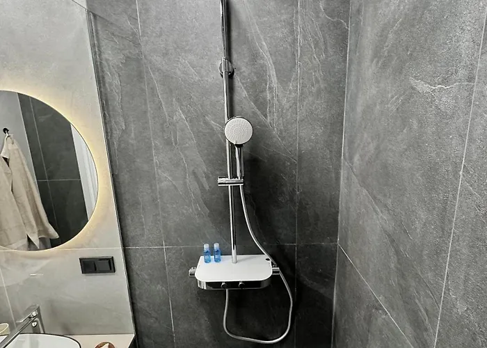 45 Pearl 1-bedrooms Sea View Apartment *